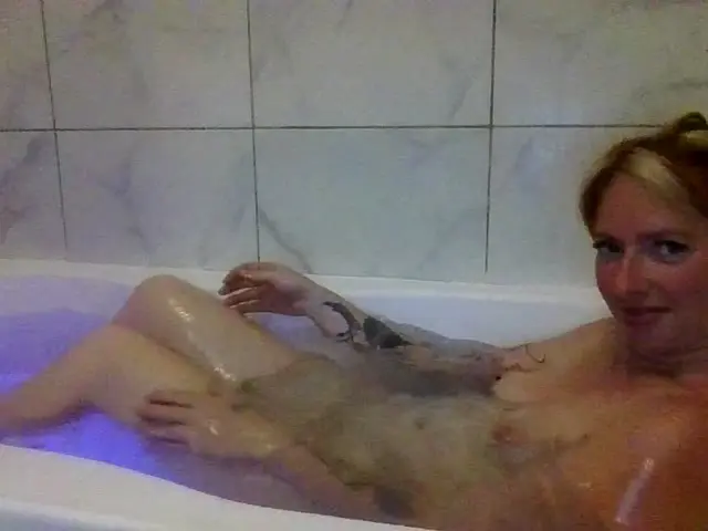 lou1986 Live Webcam Profil